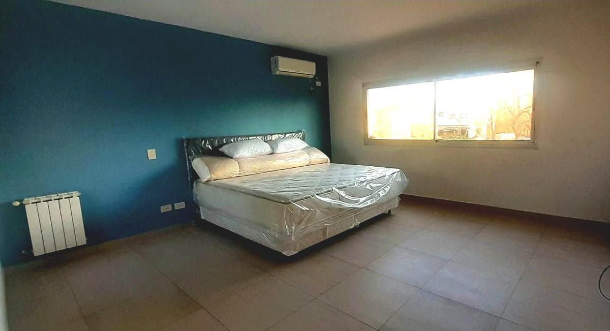 House for Sale, 7 Bedrooms - Qualifies for a Mortgage - Santa Catalina, Villanueva