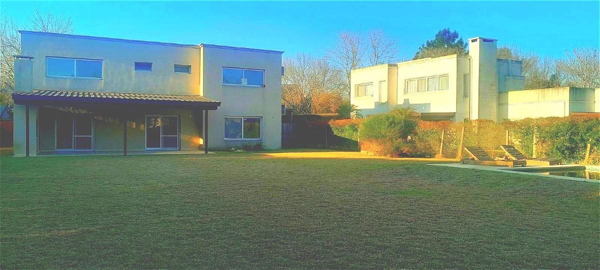 House for Sale, 7 Bedrooms - Qualifies for a Mortgage - Santa Catalina, Villanueva