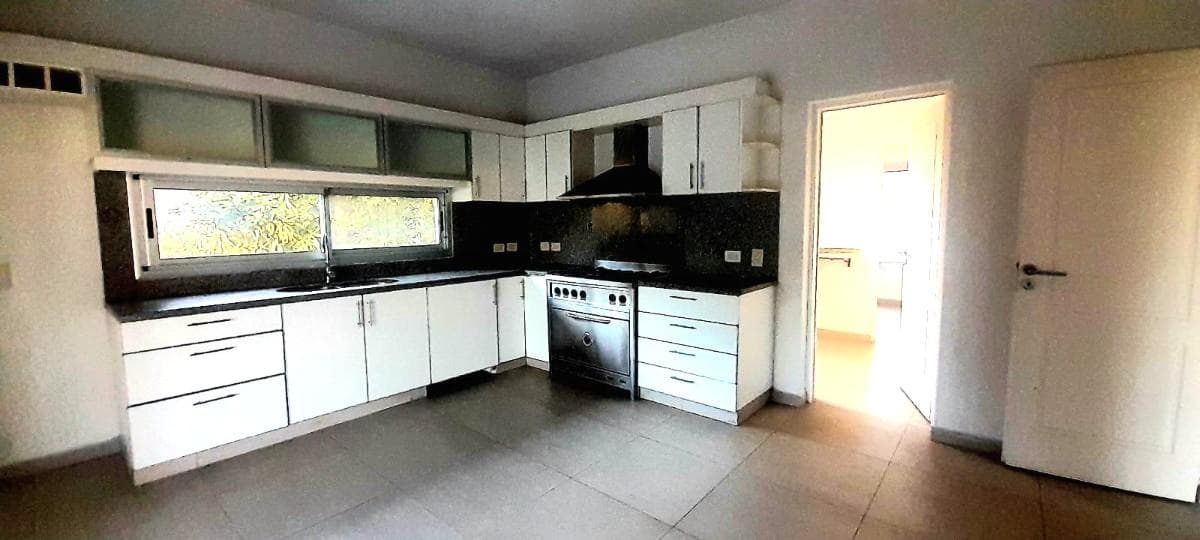 House for Sale, 7 Bedrooms - Qualifies for a Mortgage - Santa Catalina, Villanueva