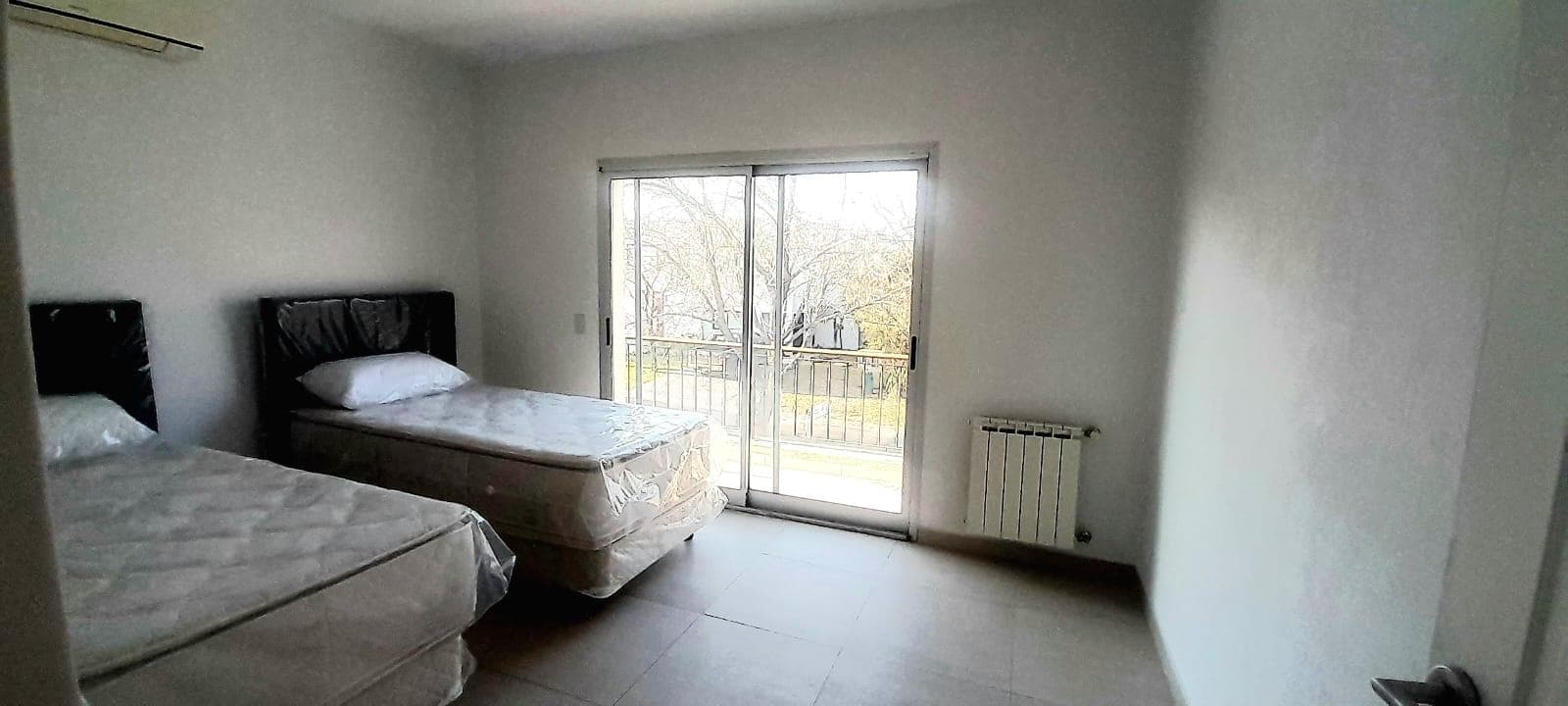 House for Sale, 7 Bedrooms - Qualifies for a Mortgage - Santa Catalina, Villanueva