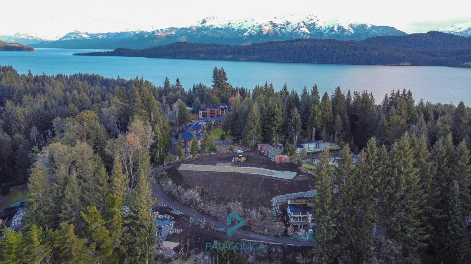 86-square-meter, two-room apartment (UF11) with a full view of the lake in Bahía Manzano