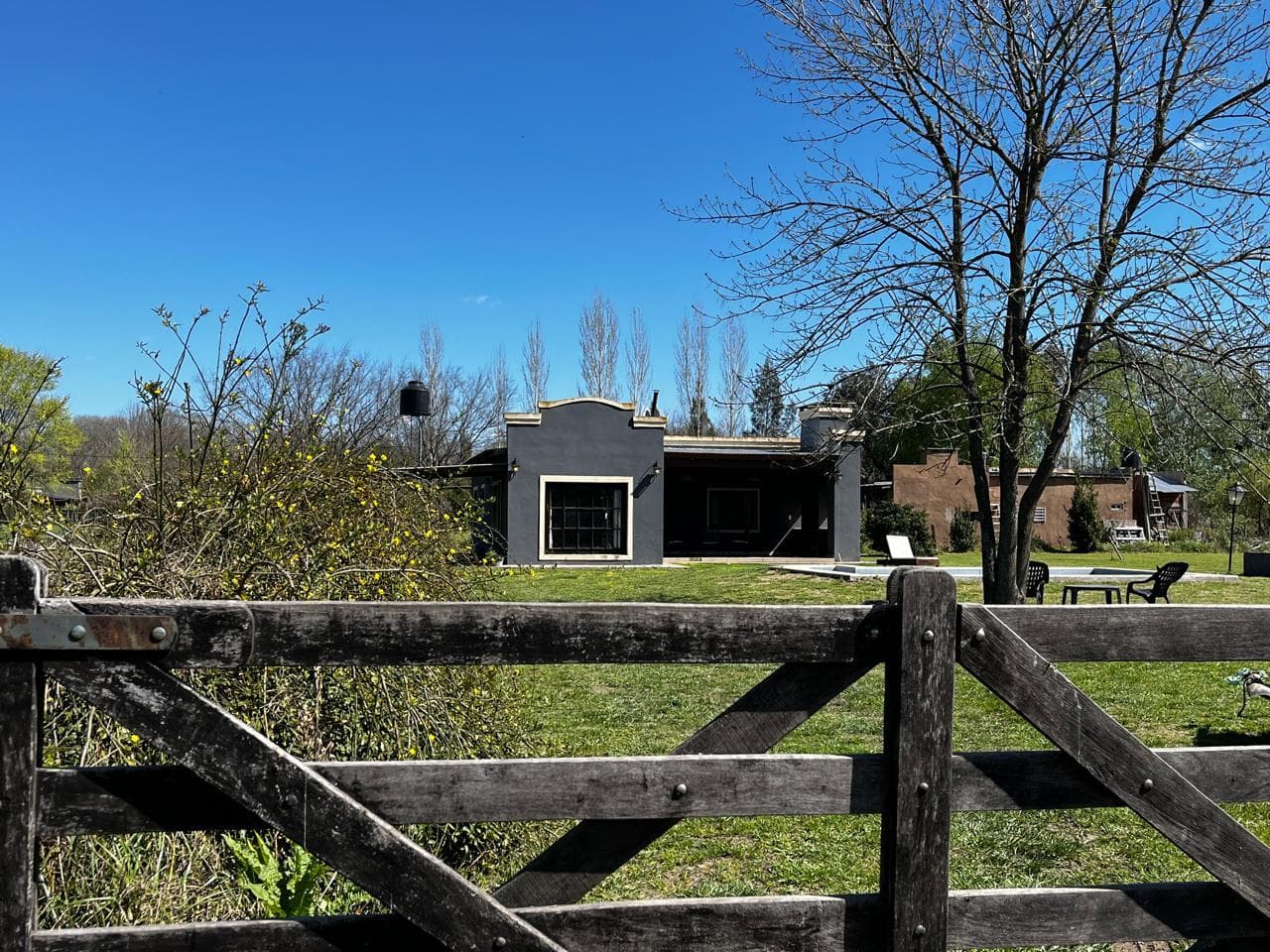 Country-Style House for Sale in Salvador María, Lobos