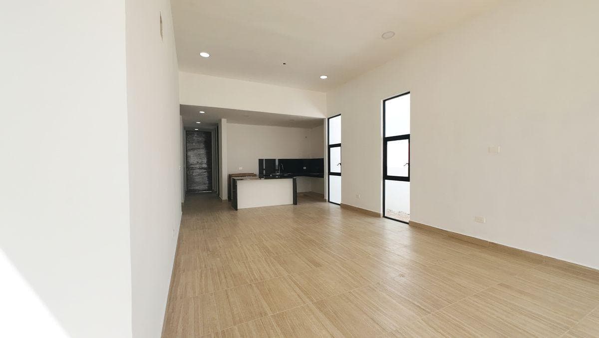 Single-story, three-bedroom house in a private neighborhood in Cholul