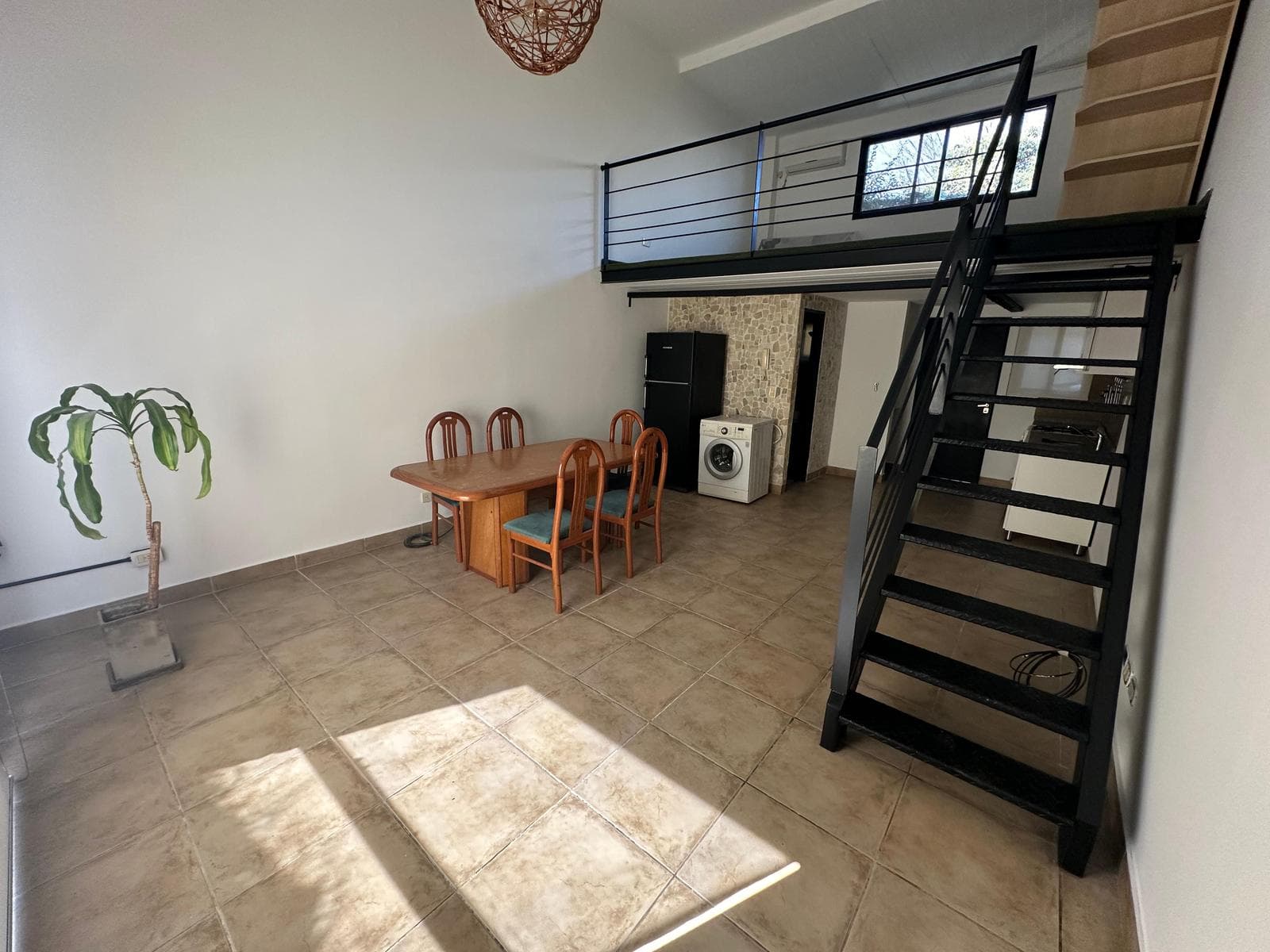 2-ROOM LOFT-STYLE APARTMENT FOR RENT IN QUILMES WITH A GARAGE AND NO MAINTENANCE FEES