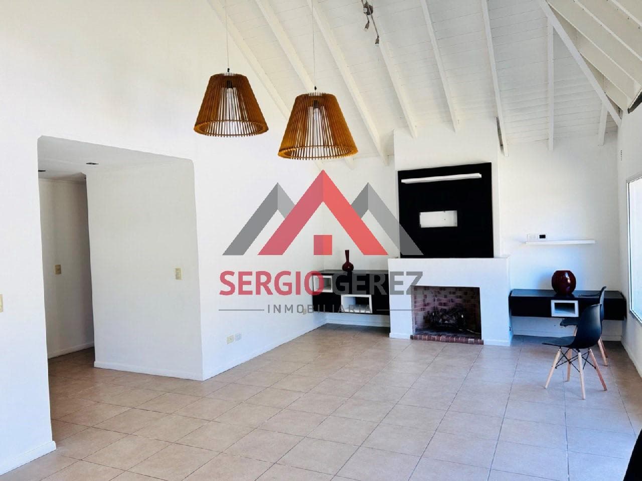 House in Santa Ana, Gated Community