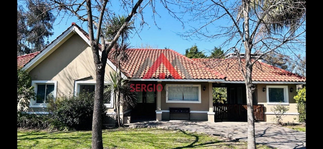 House in Santa Ana, Gated Community