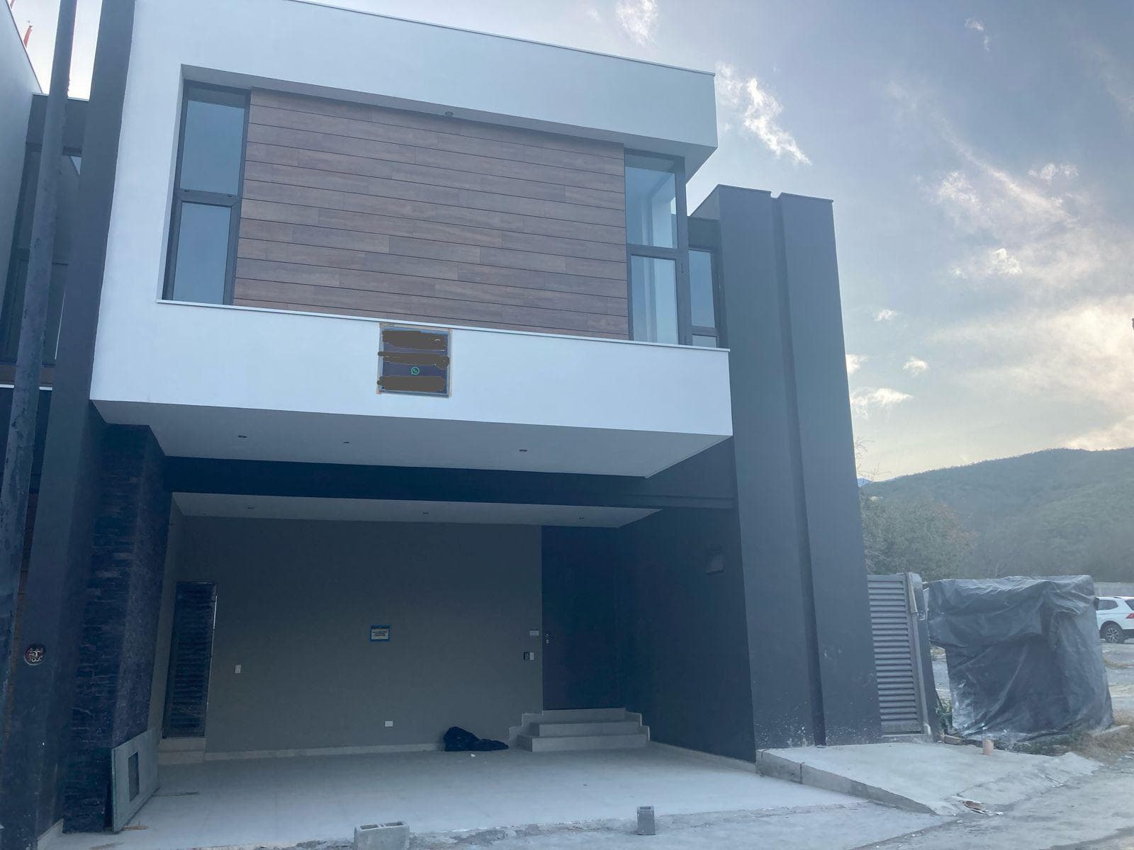 House for Sale on the National Highway in El Barro