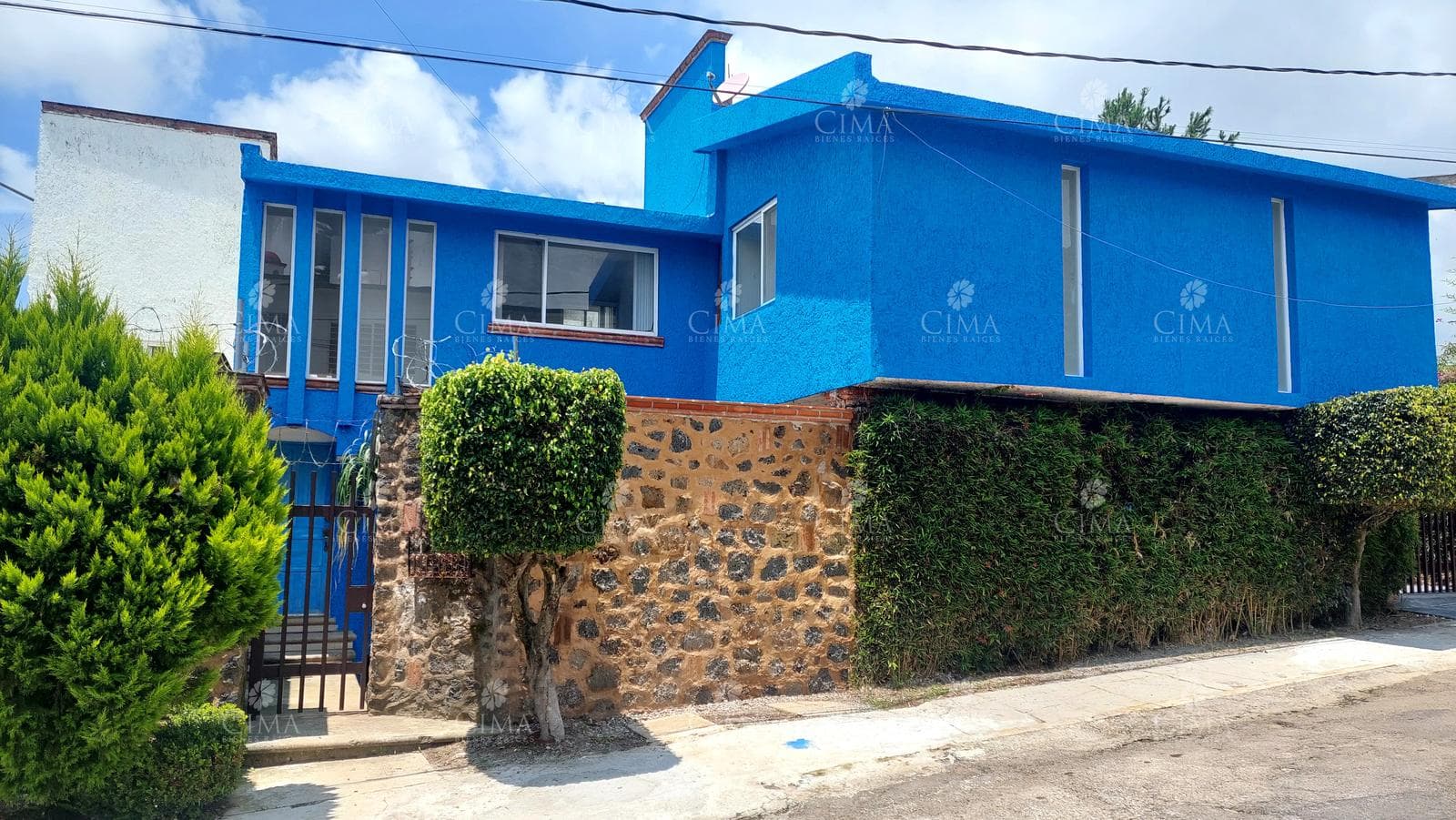 Renta Casa en Fraccionamiento Lomas de Tetela - R157