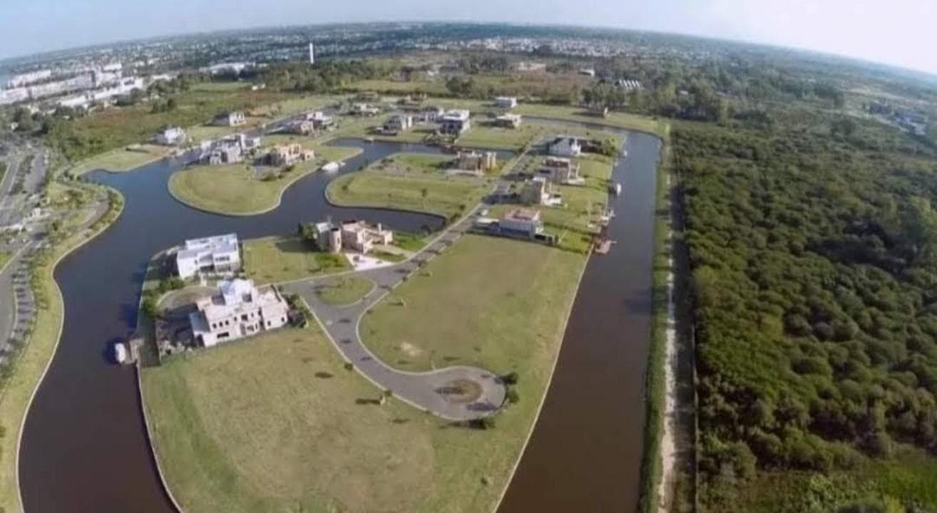 Lot by the River with a Mooring Located in El Yacht, Nordelta, Tigre