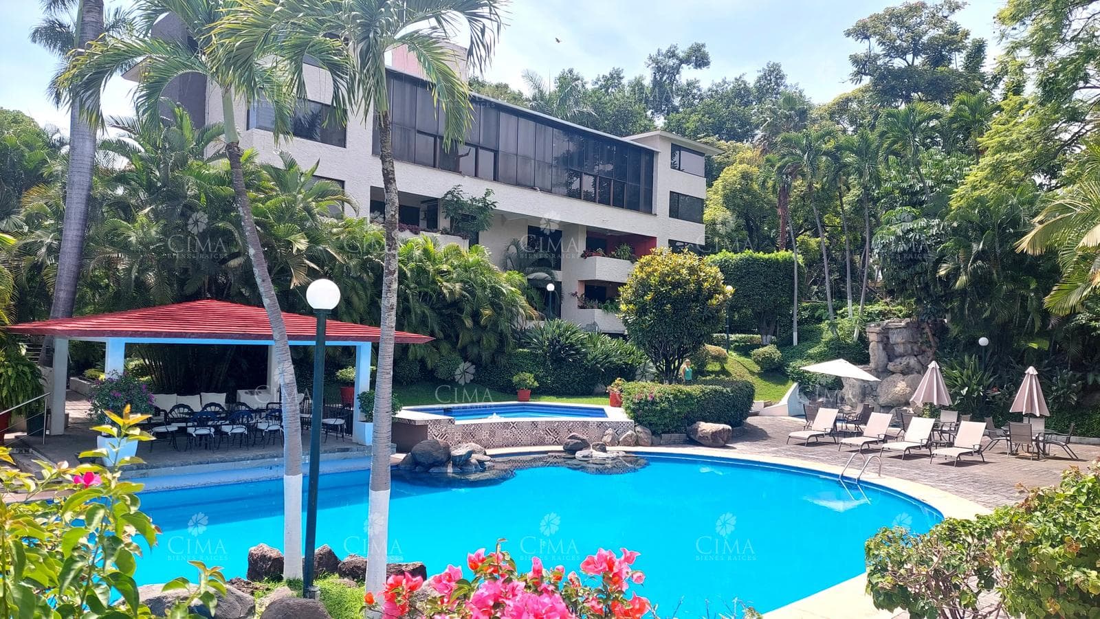 Venta departamento en Acapatzingo - V345