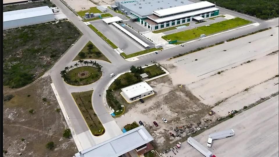 Lot in Central Business Park on the Mérida–Tetiz Highway