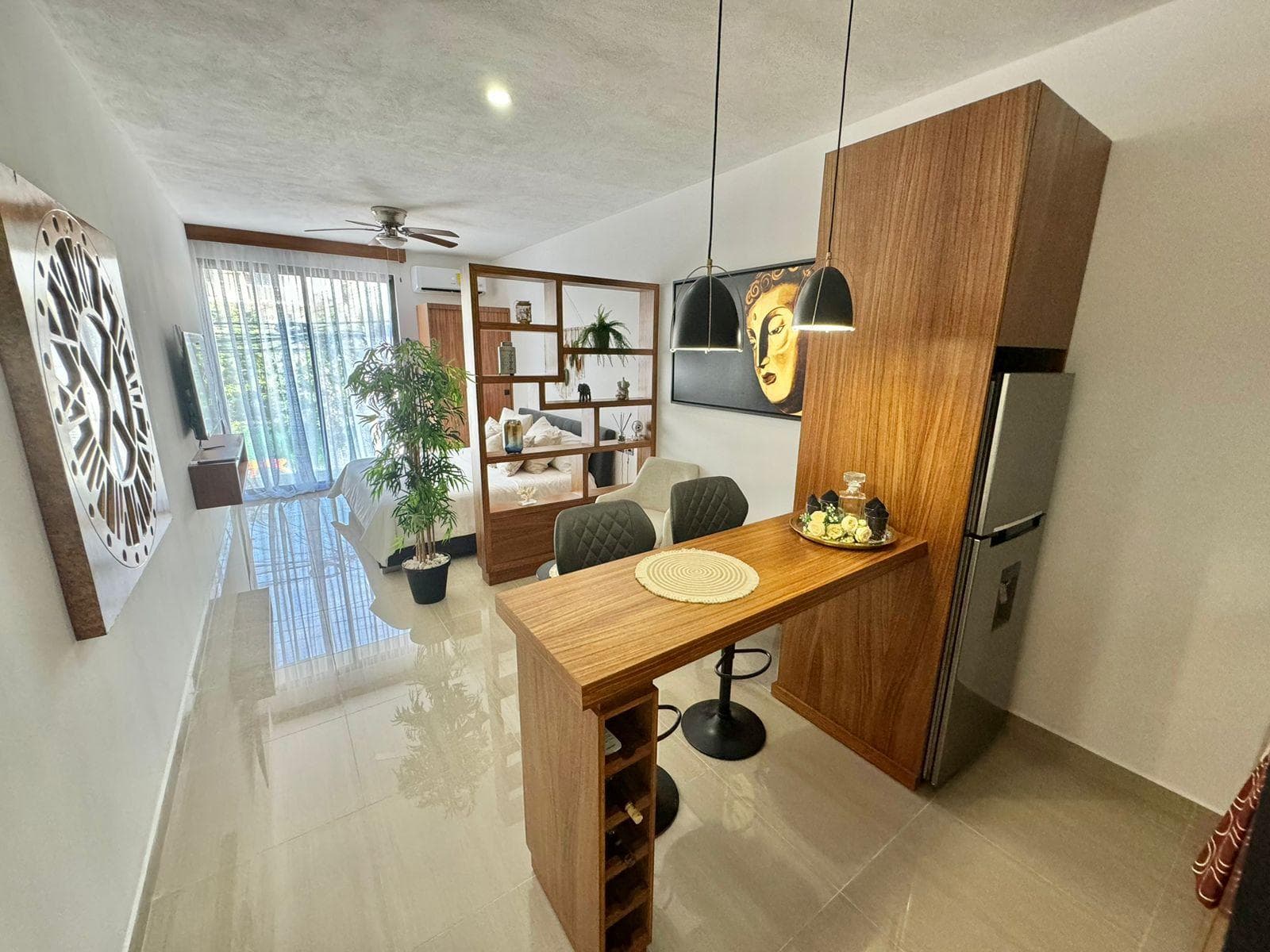 APARTMENT READY FOR OCCUPANCY, 7 BLOCKS FROM THE BEACH