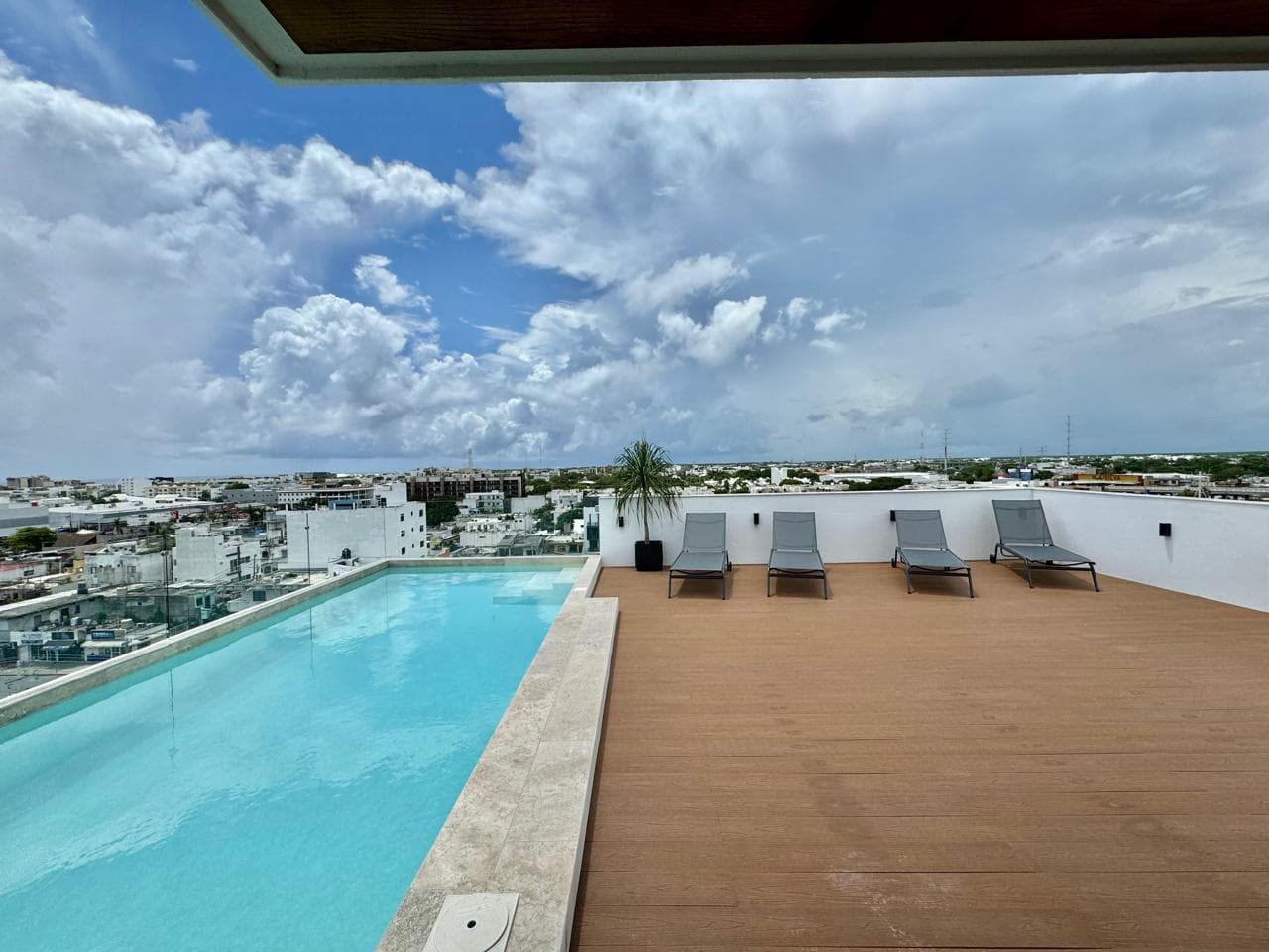 APARTMENT READY FOR OCCUPANCY, 7 BLOCKS FROM THE BEACH