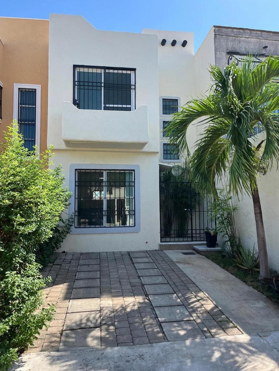 2-Bedroom House for Sale in La Toscana, Playa del Carmen