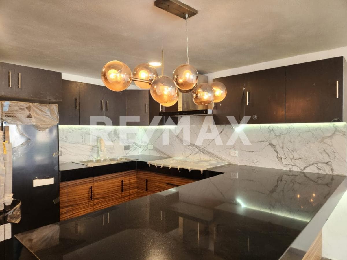 House for Sale in Morelos, Lomas de Cocoyoc Subdivision