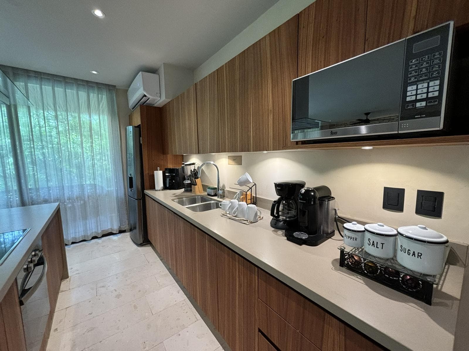 Fully furnished and equipped apartment for rent in a premium condominium