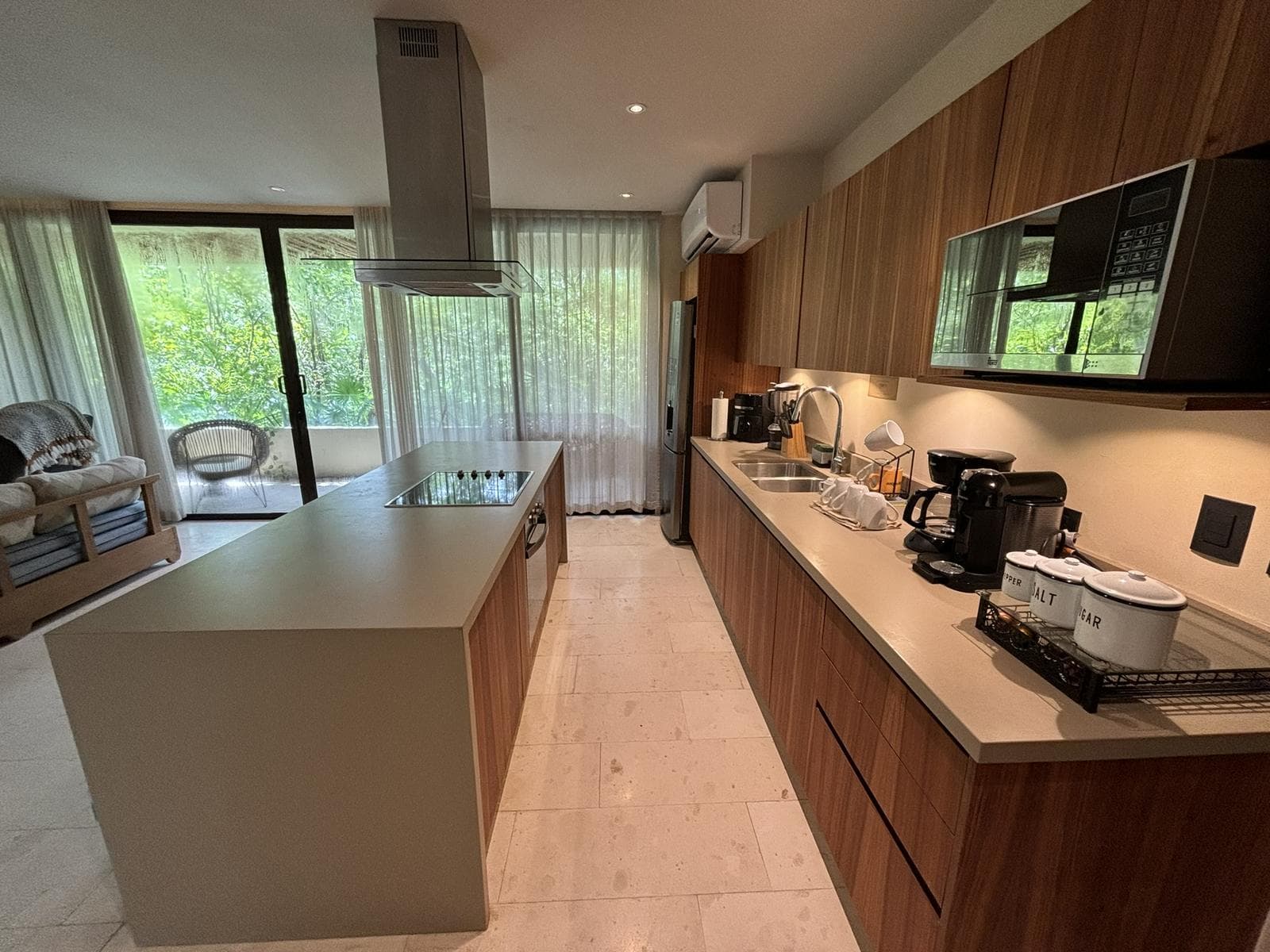 Fully furnished and equipped apartment for rent in a premium condominium