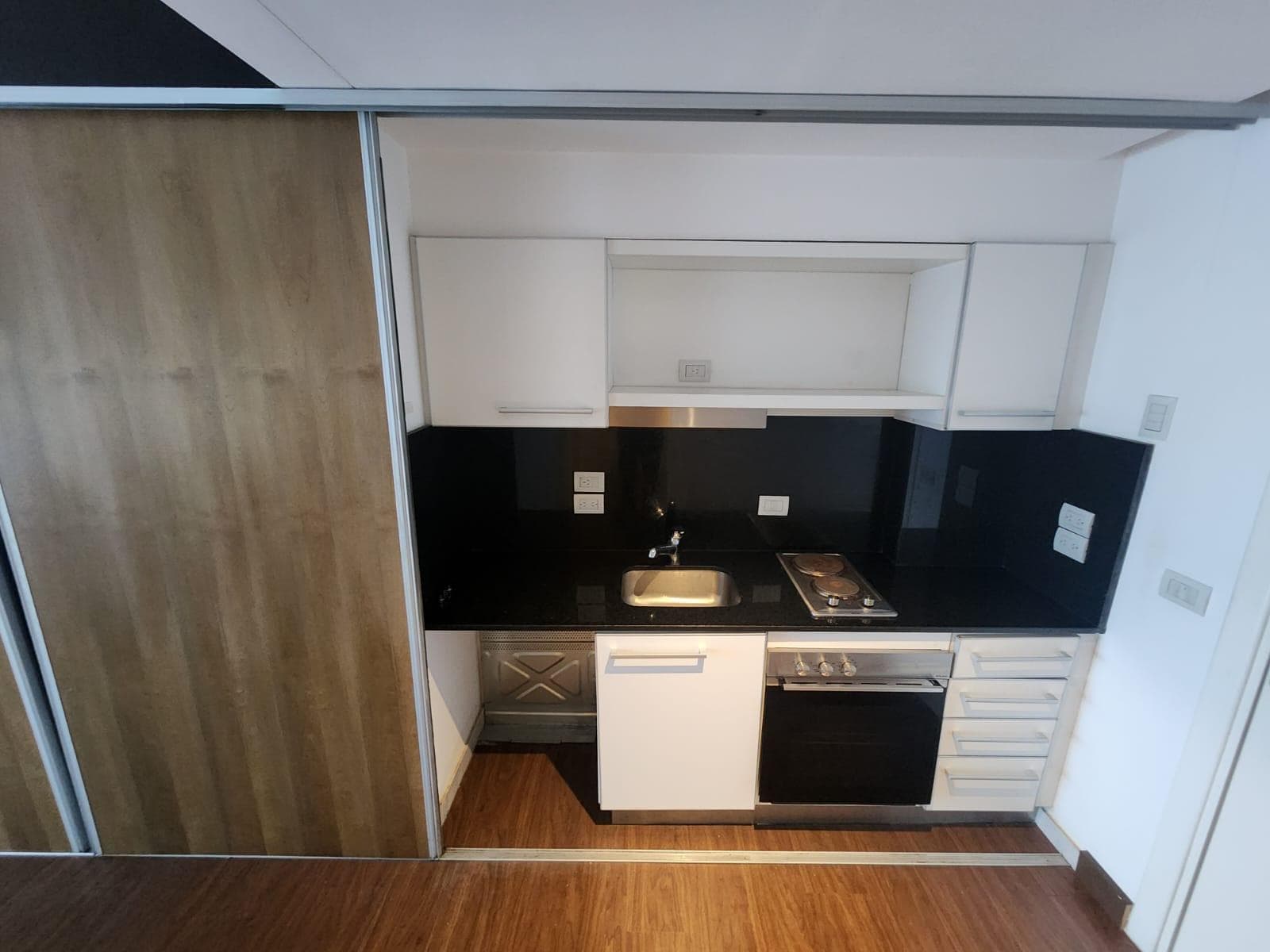 Monoambiente en venta sin muebles, Apto Profesional en Harbour Residences.