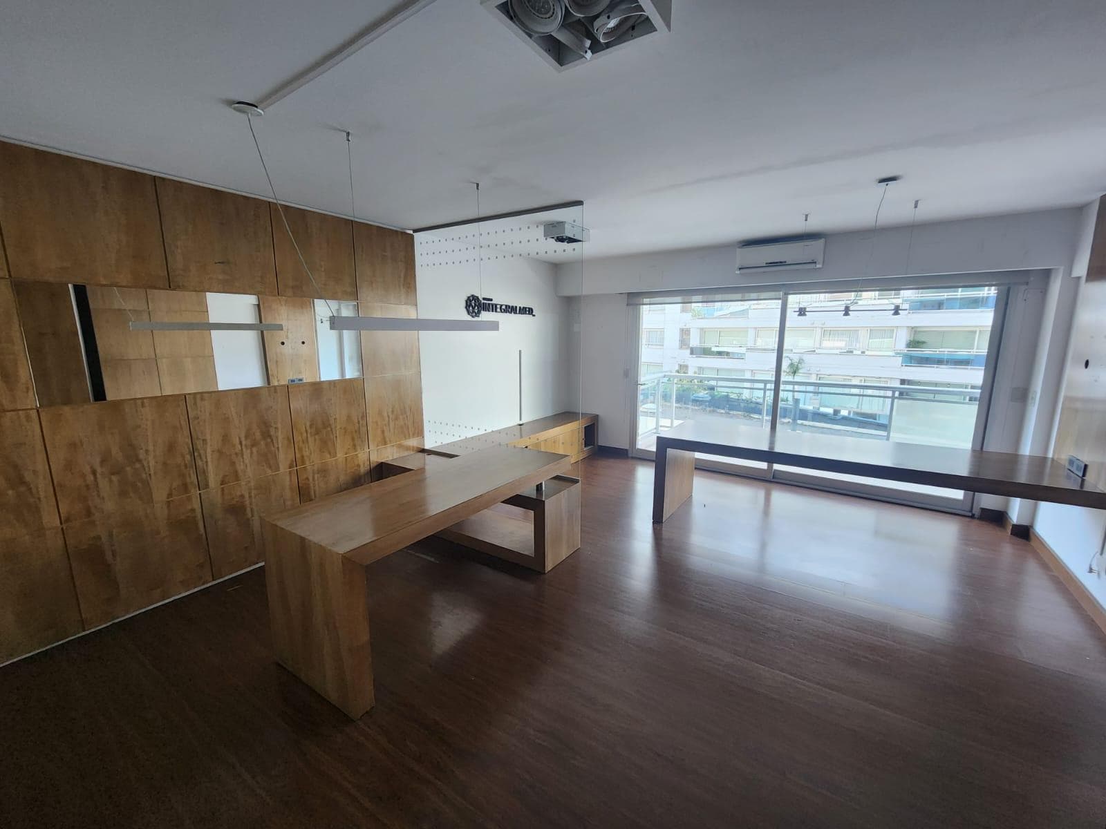 Unfurnished studio apartment for sale, suitable for professionals, at Harbour Residences.