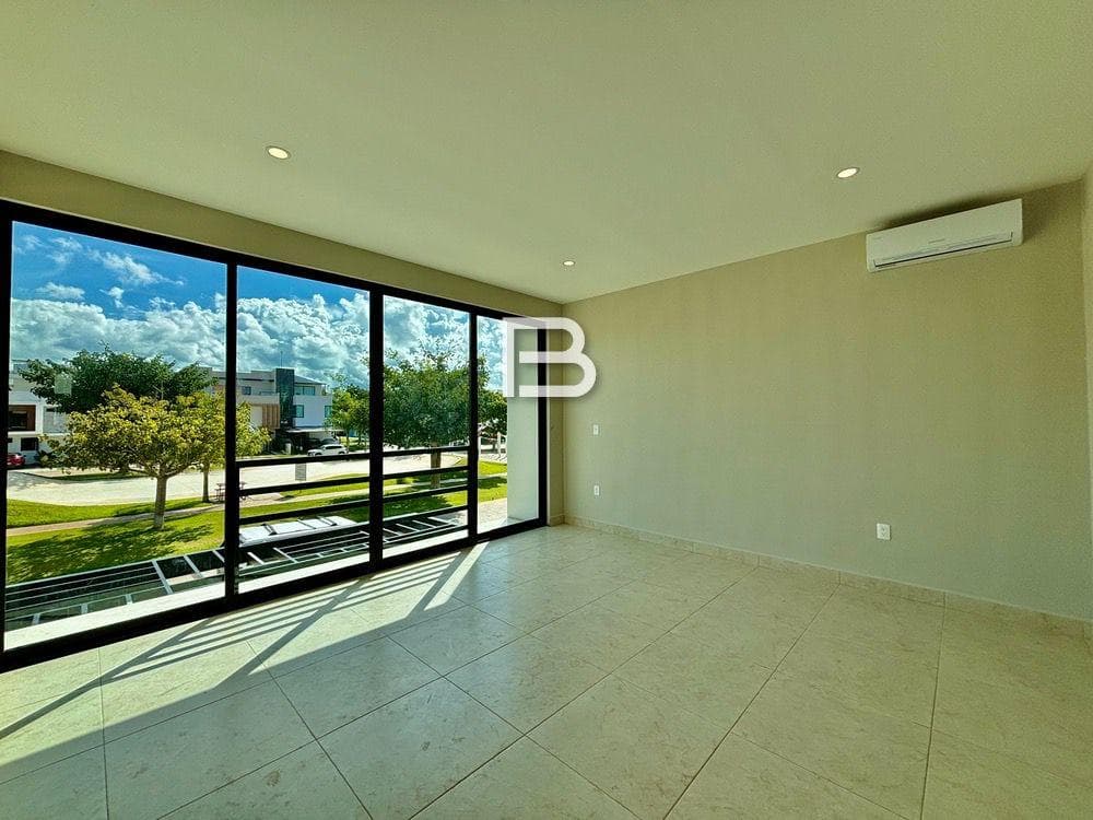 House for Sale in the Arbolada Residential Complex in Cancun