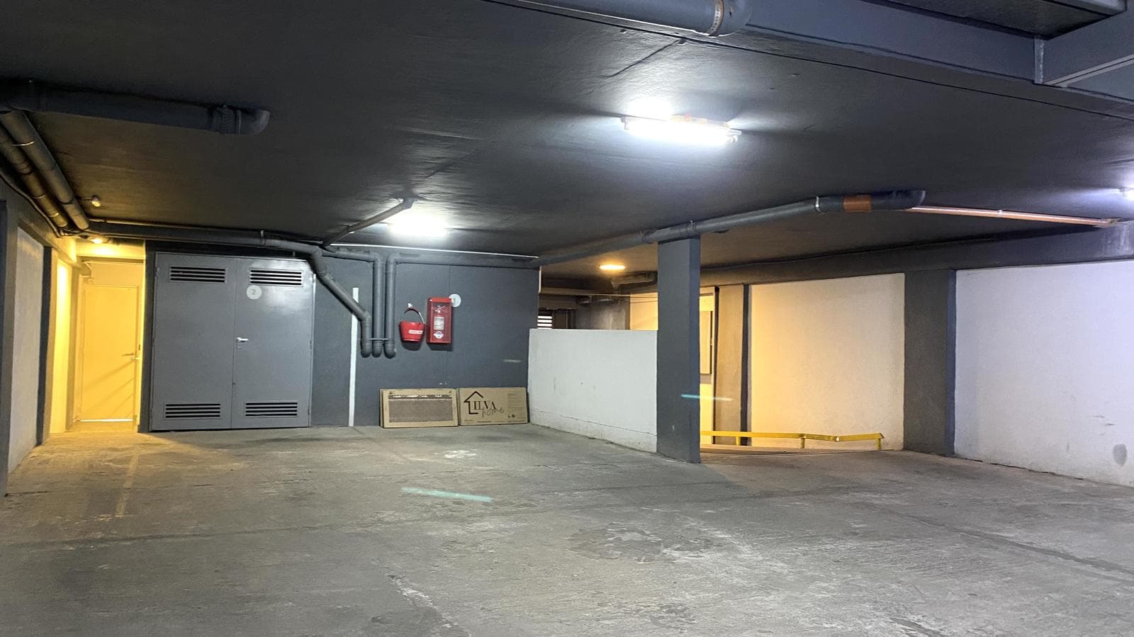 Ground-Floor Covered Parking Space for Sale. Downtown Rio