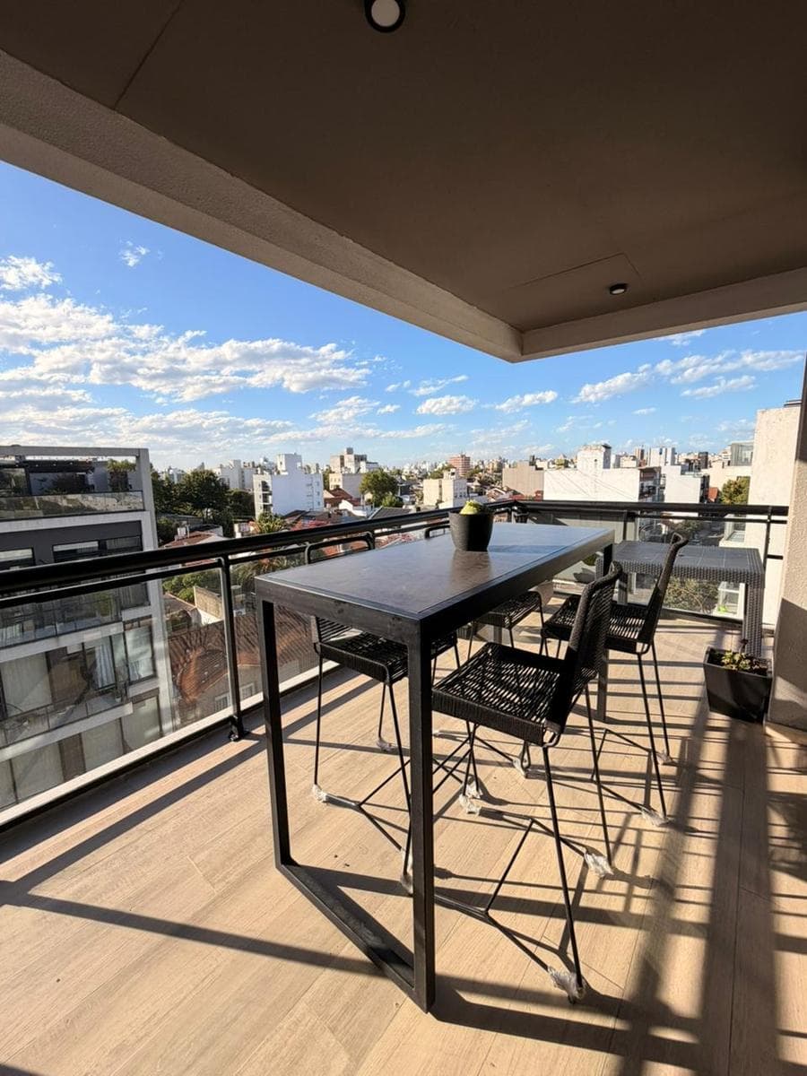 Departamento en Chauvin con terraza propia cochera y baulera