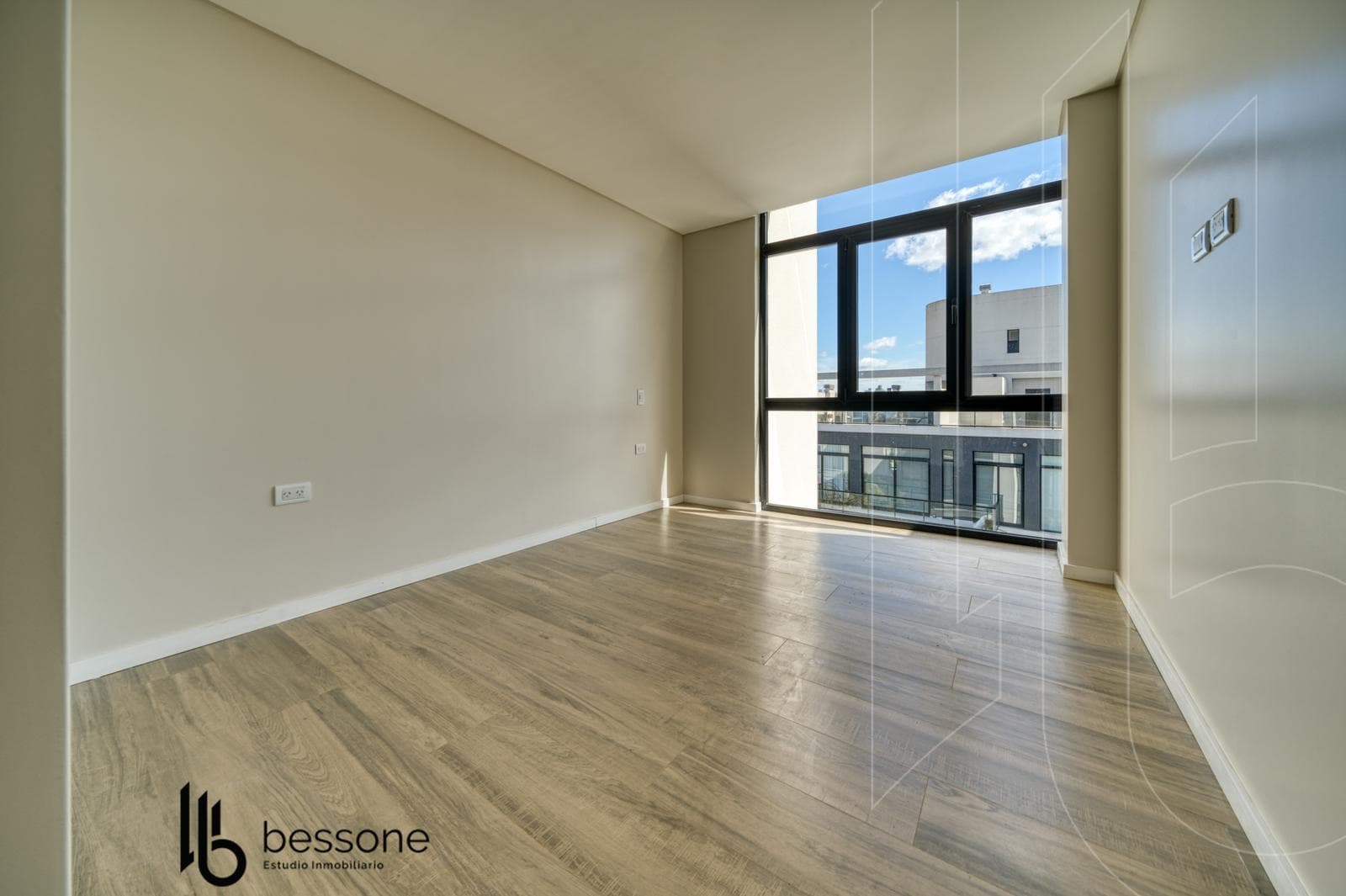 Departamento en Chauvin con terraza propia cochera y baulera