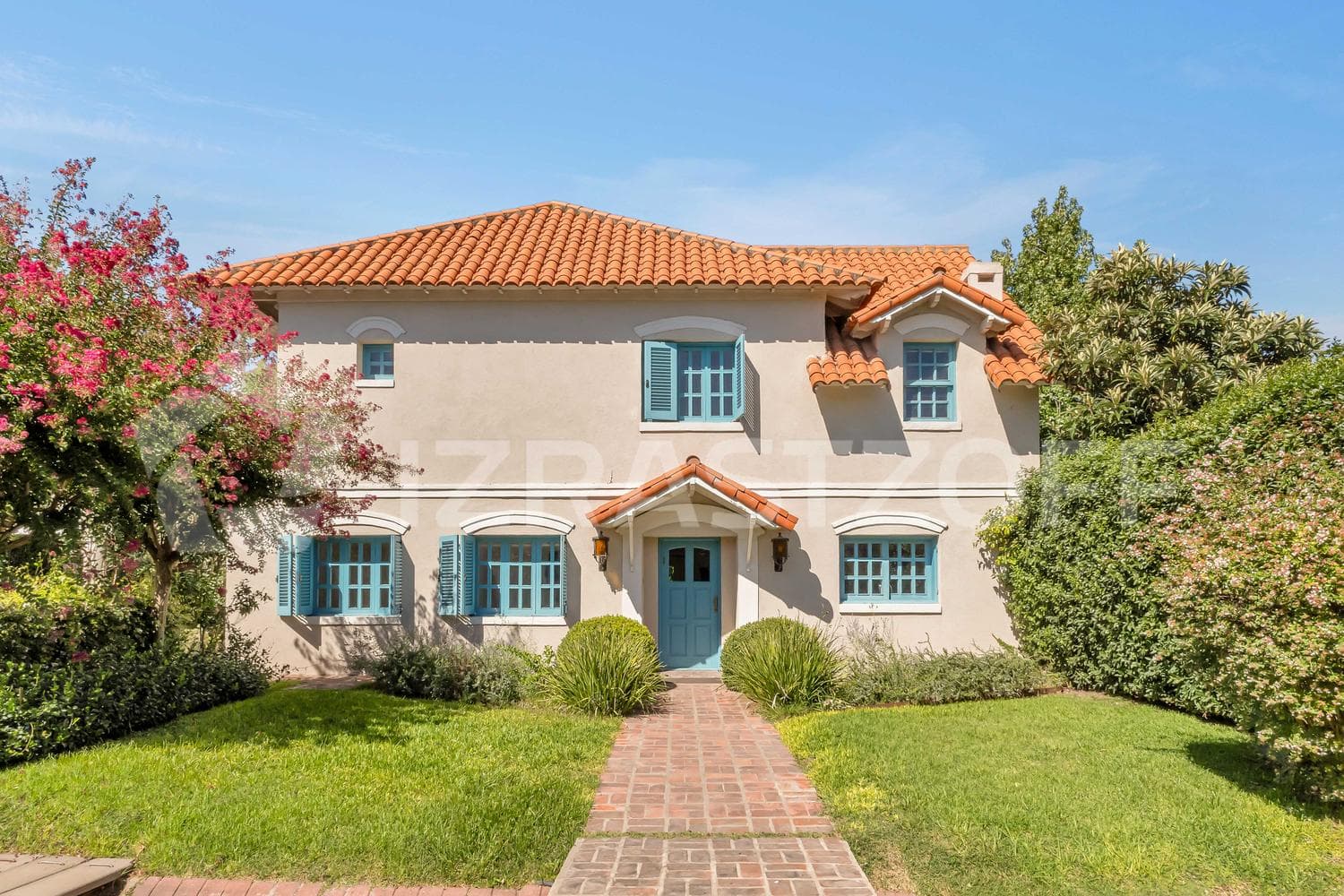 House for Sale in Los Lagartos: 3 suites plus another room with private bathrooms