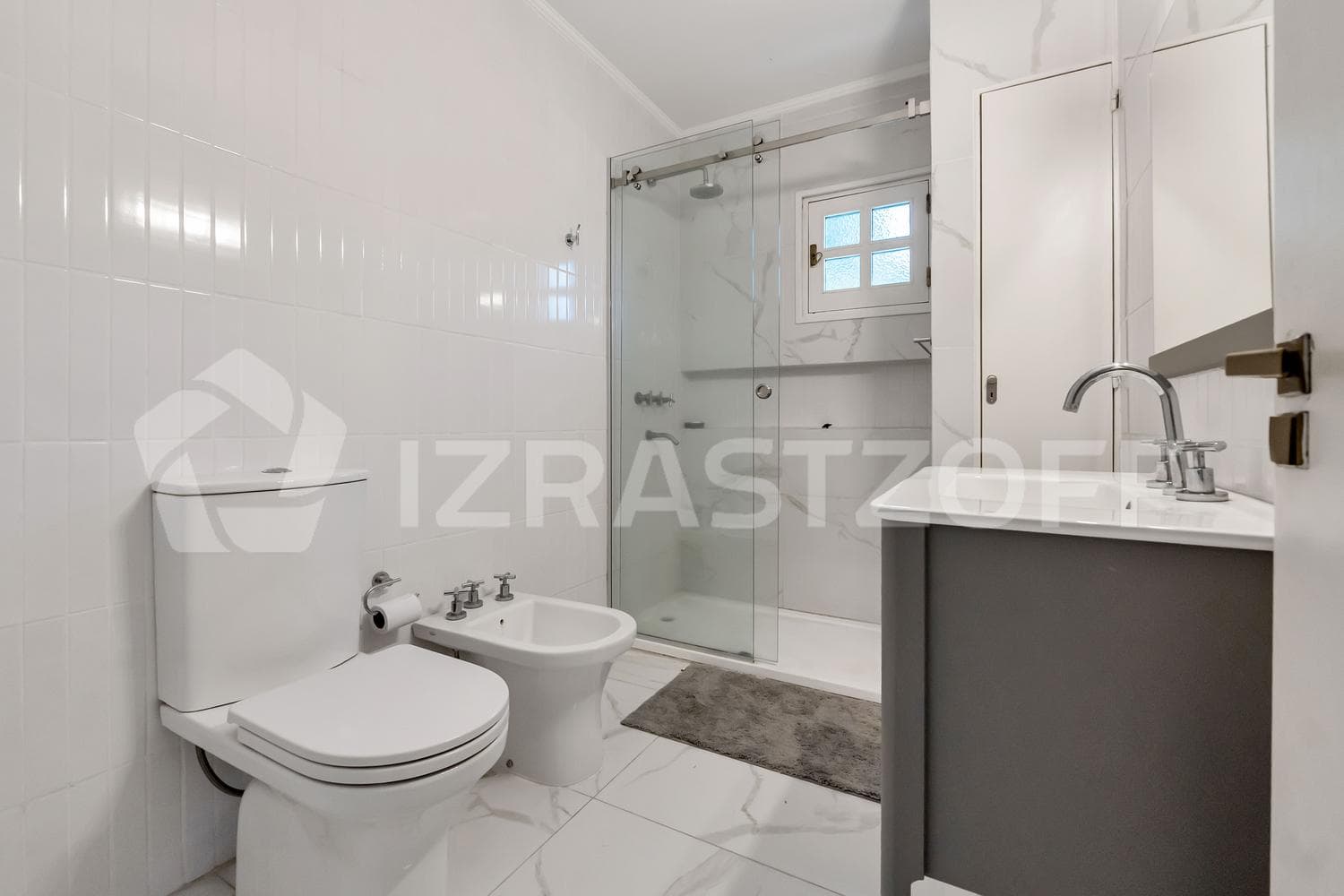 House for Sale in Los Lagartos: 3 suites plus another room with private bathrooms