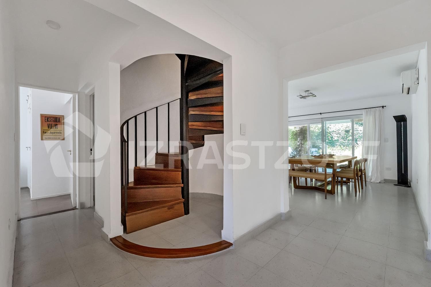 House for Sale in Los Lagartos: 3 suites plus another room with private bathrooms