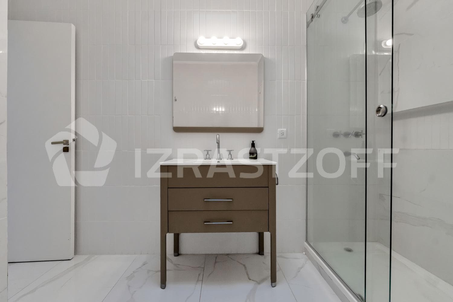 House for Sale in Los Lagartos: 3 suites plus another room with private bathrooms