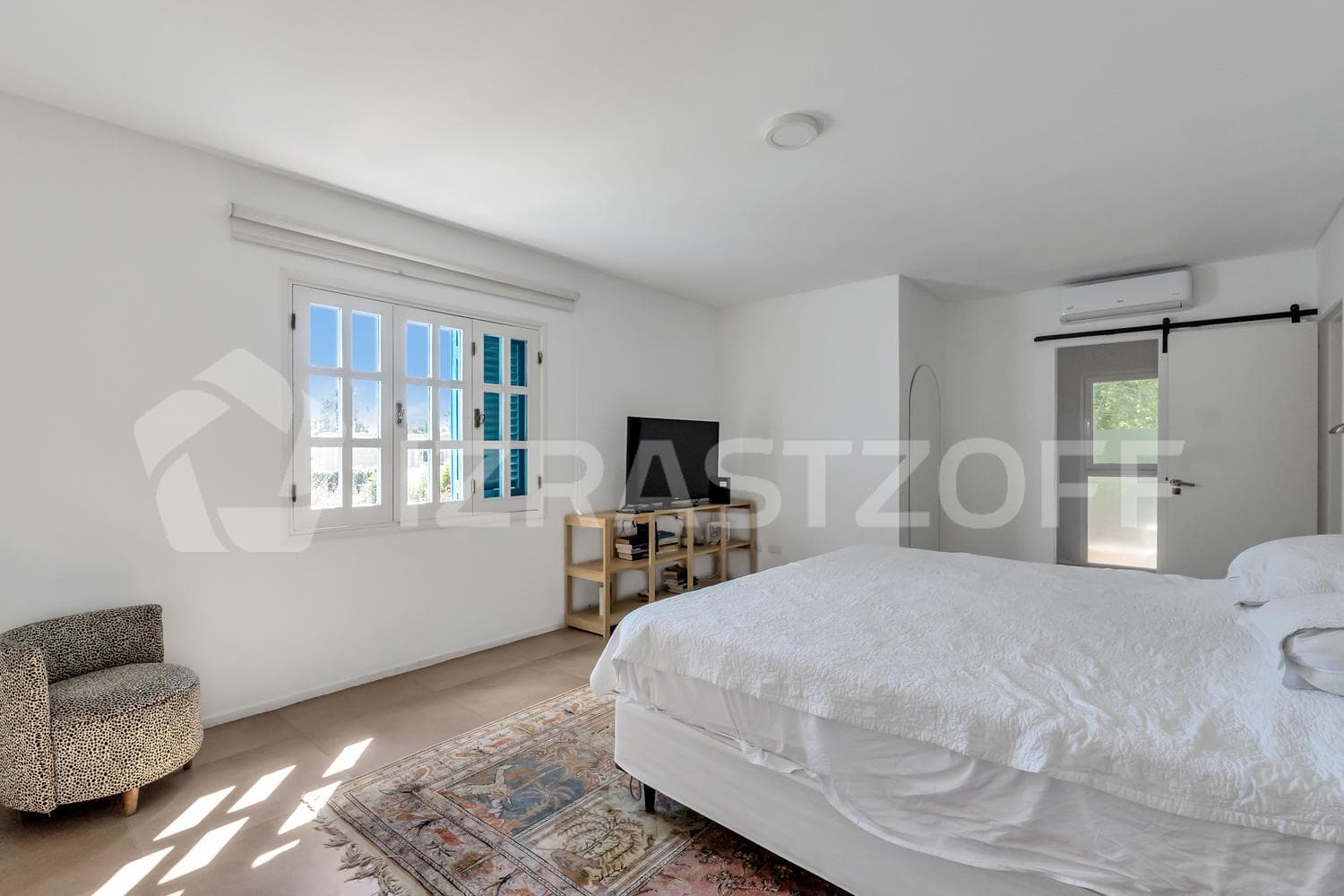 House for Sale in Los Lagartos: 3 suites plus another room with private bathrooms