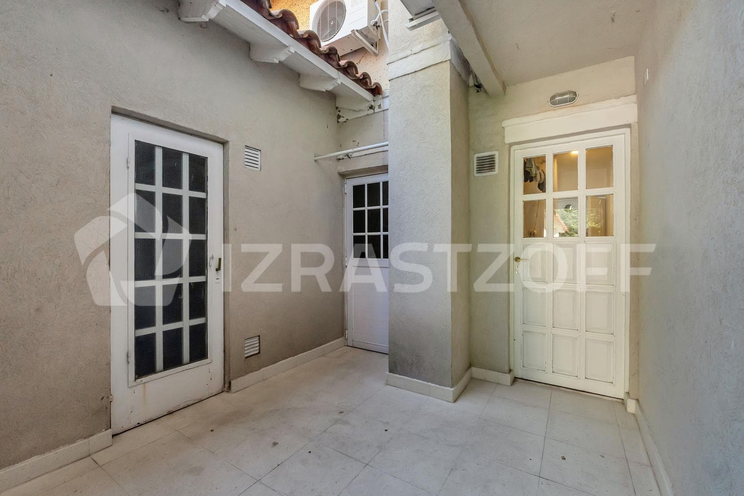House for Sale in Los Lagartos: 3 suites plus another room with private bathrooms
