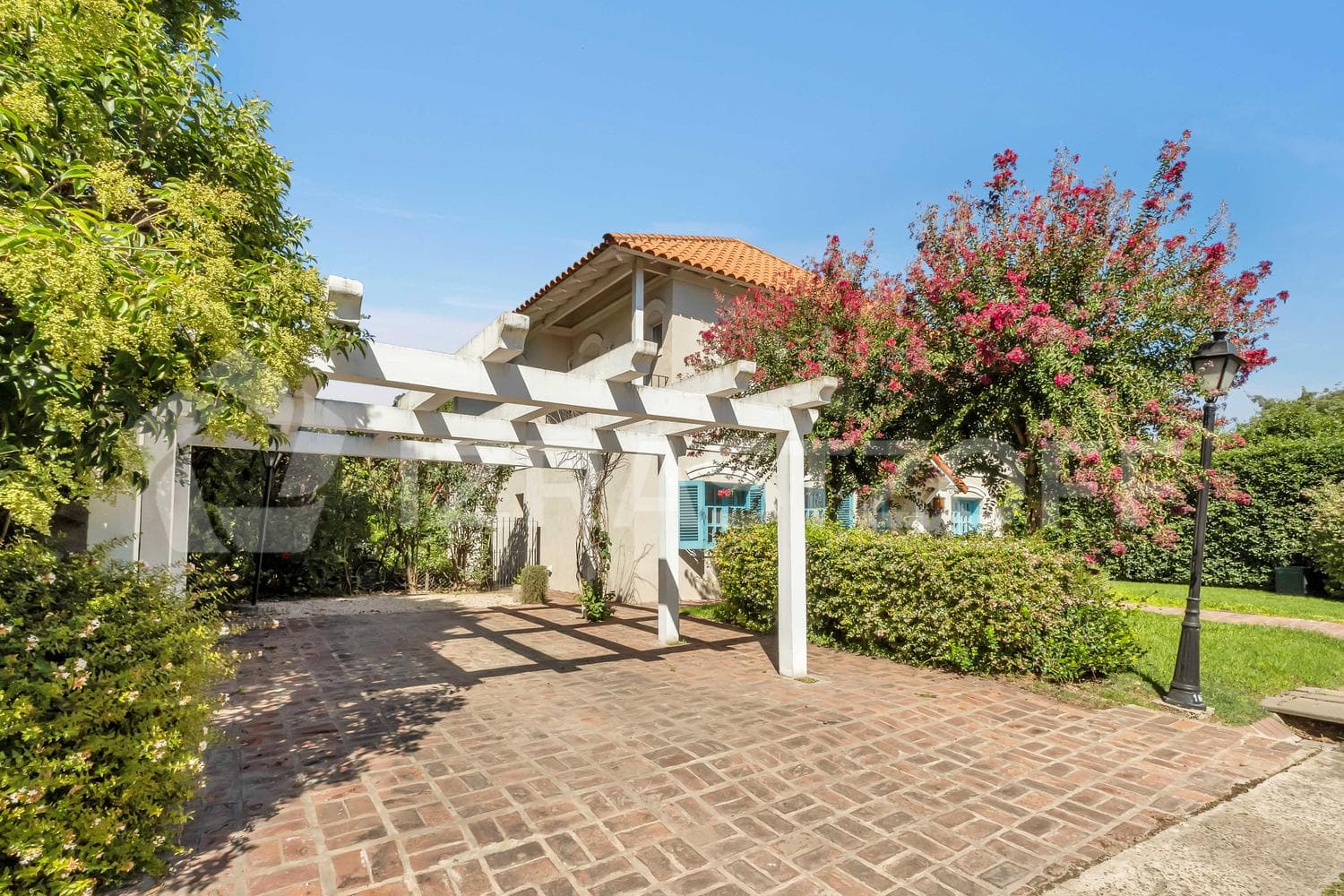 House for Sale in Los Lagartos: 3 suites plus another room with private bathrooms