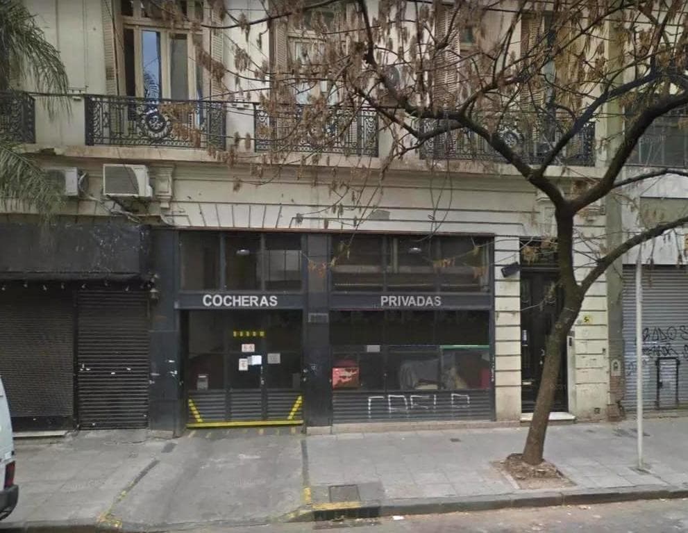 GARAGE FOR SALE VERY CLOSE TO THE CONGRESS BUILDING - AUTOMATIC GATE