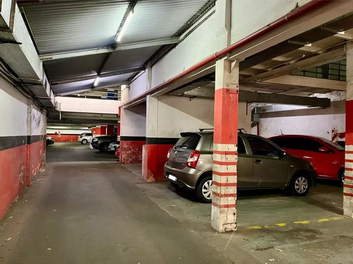 GARAGE FOR SALE VERY CLOSE TO THE CONGRESS BUILDING - AUTOMATIC GATE