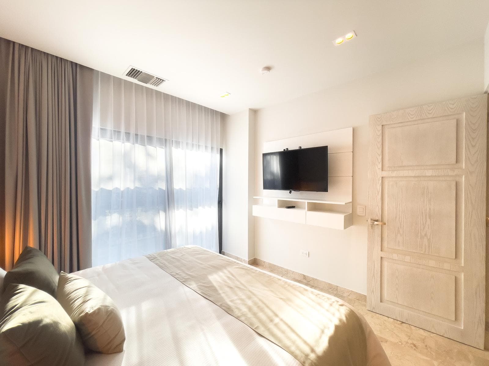 UNIQUE DREAM PDC, FULLY FURNISHED, 1 BEDROOM, 1 BATHROOM