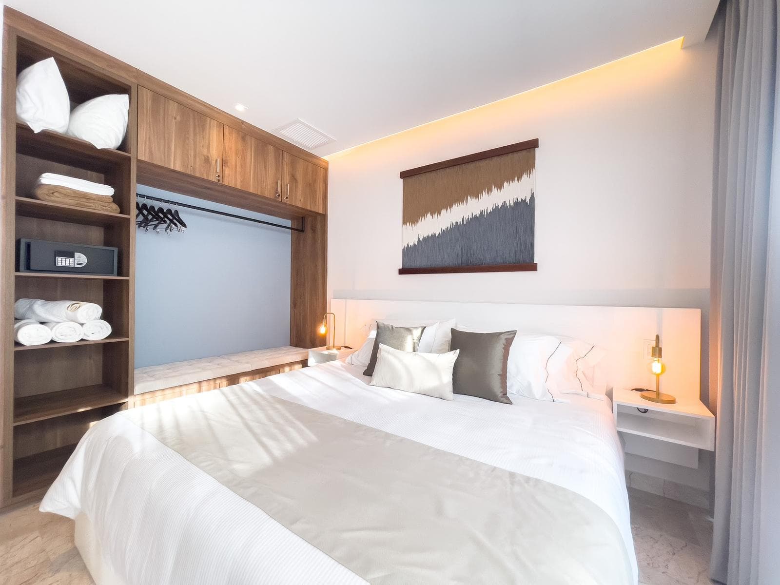 UNIQUE DREAM PDC, FULLY FURNISHED, 1 BEDROOM, 1 BATHROOM