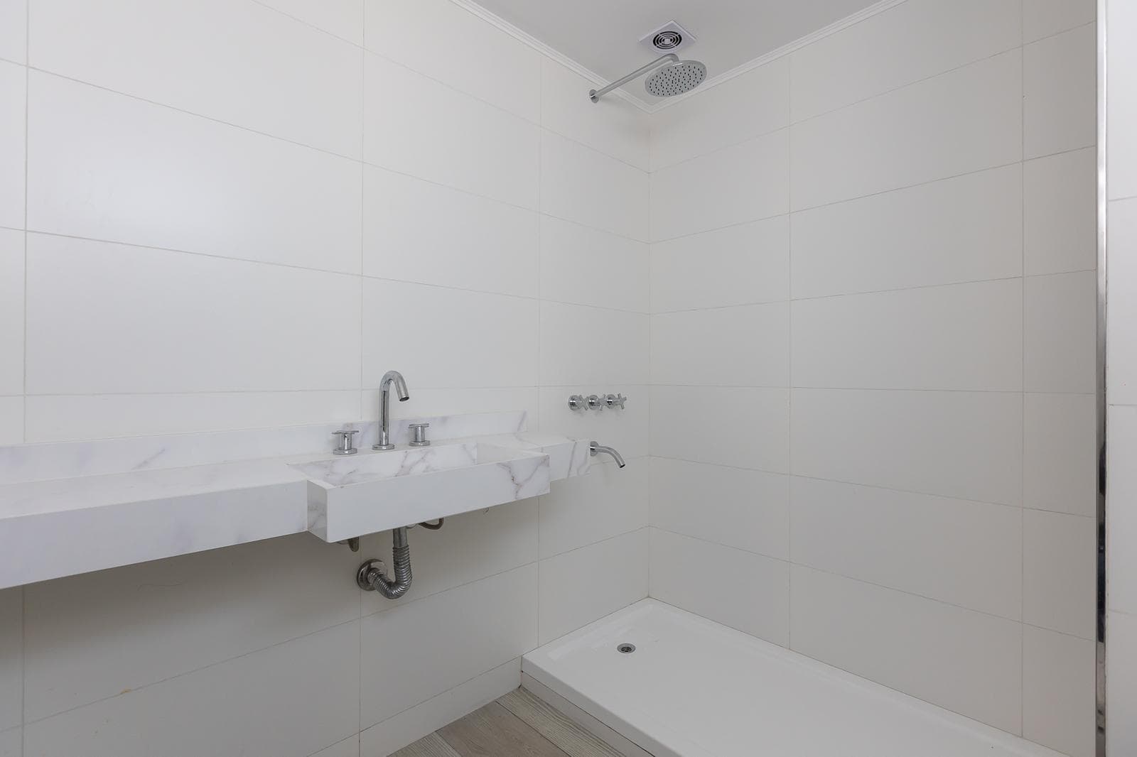 4-room apartment for sale in Villa Urquiza—terrace, barbecue, pool, brand-new, mortgage-eligible