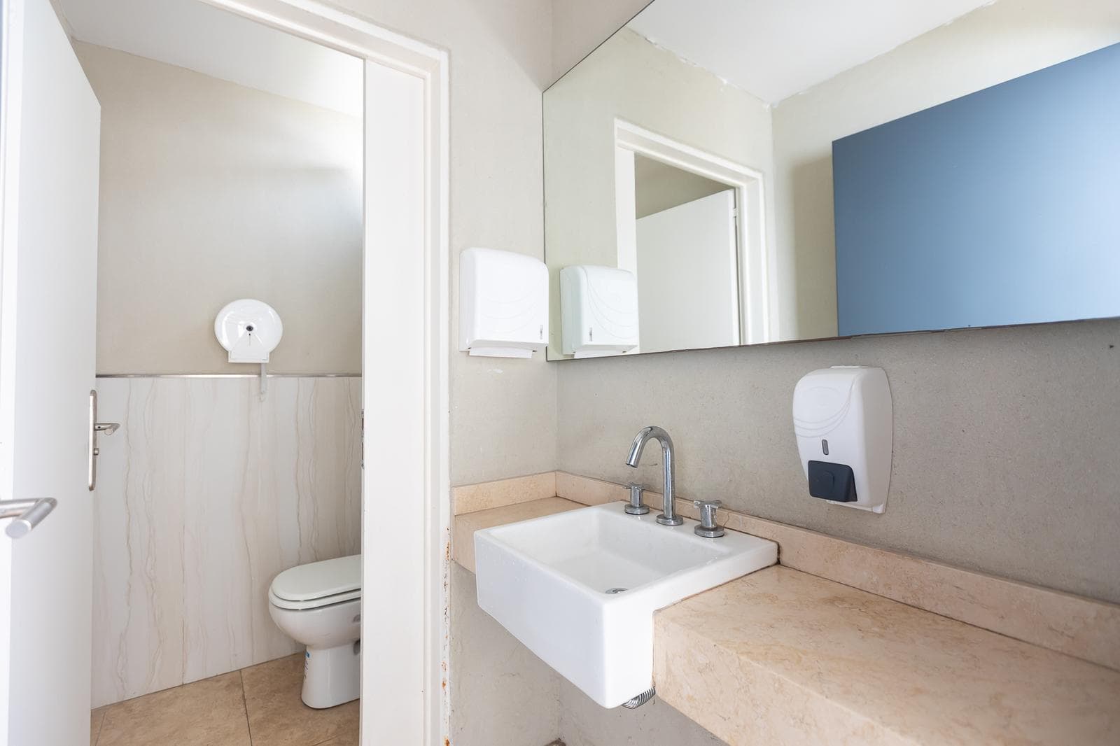 4-room apartment for sale in Villa Urquiza—terrace, barbecue, pool, brand-new, mortgage-eligible