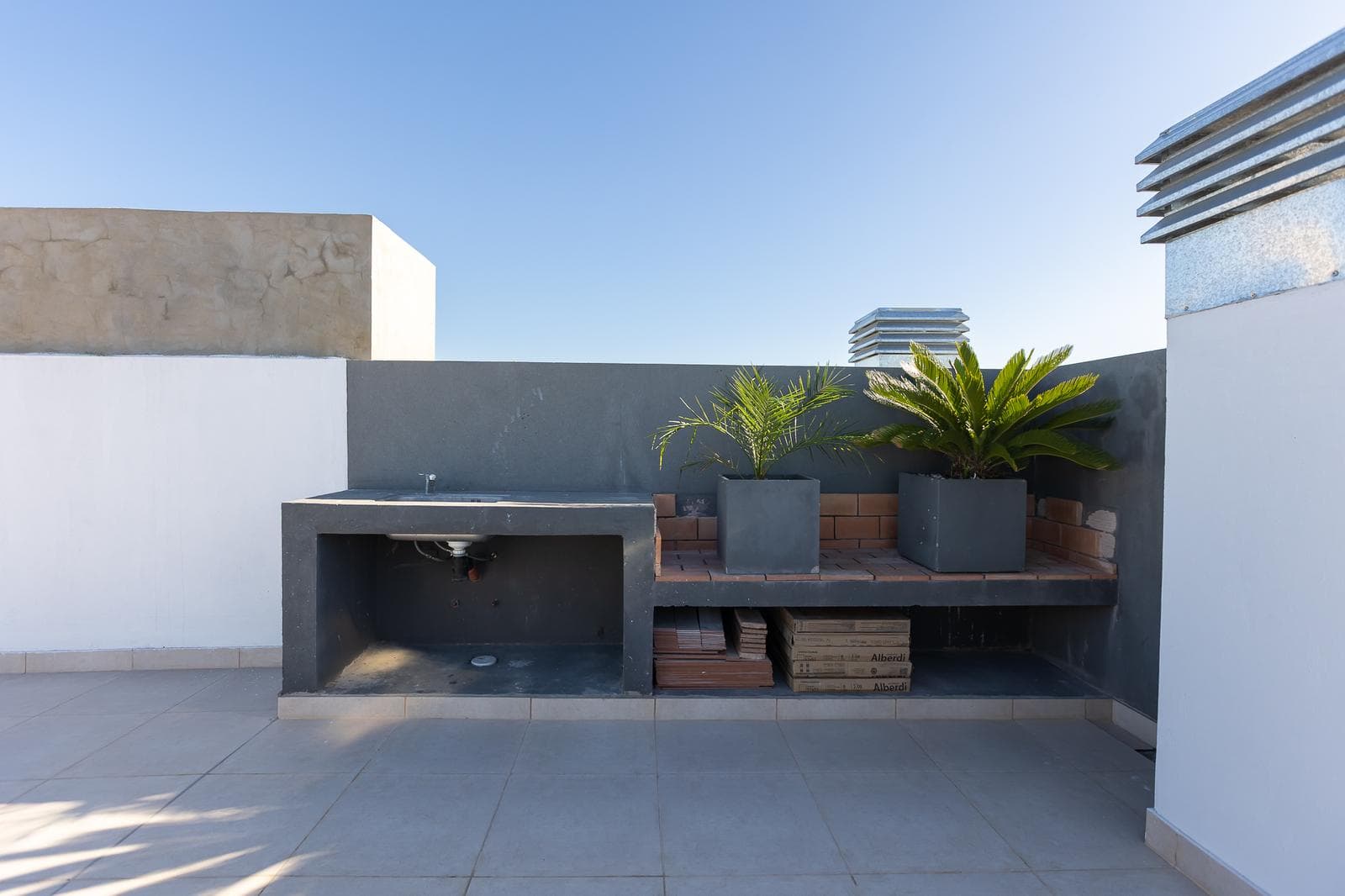 4-room apartment for sale in Villa Urquiza—terrace, barbecue, pool, brand-new, mortgage-eligible