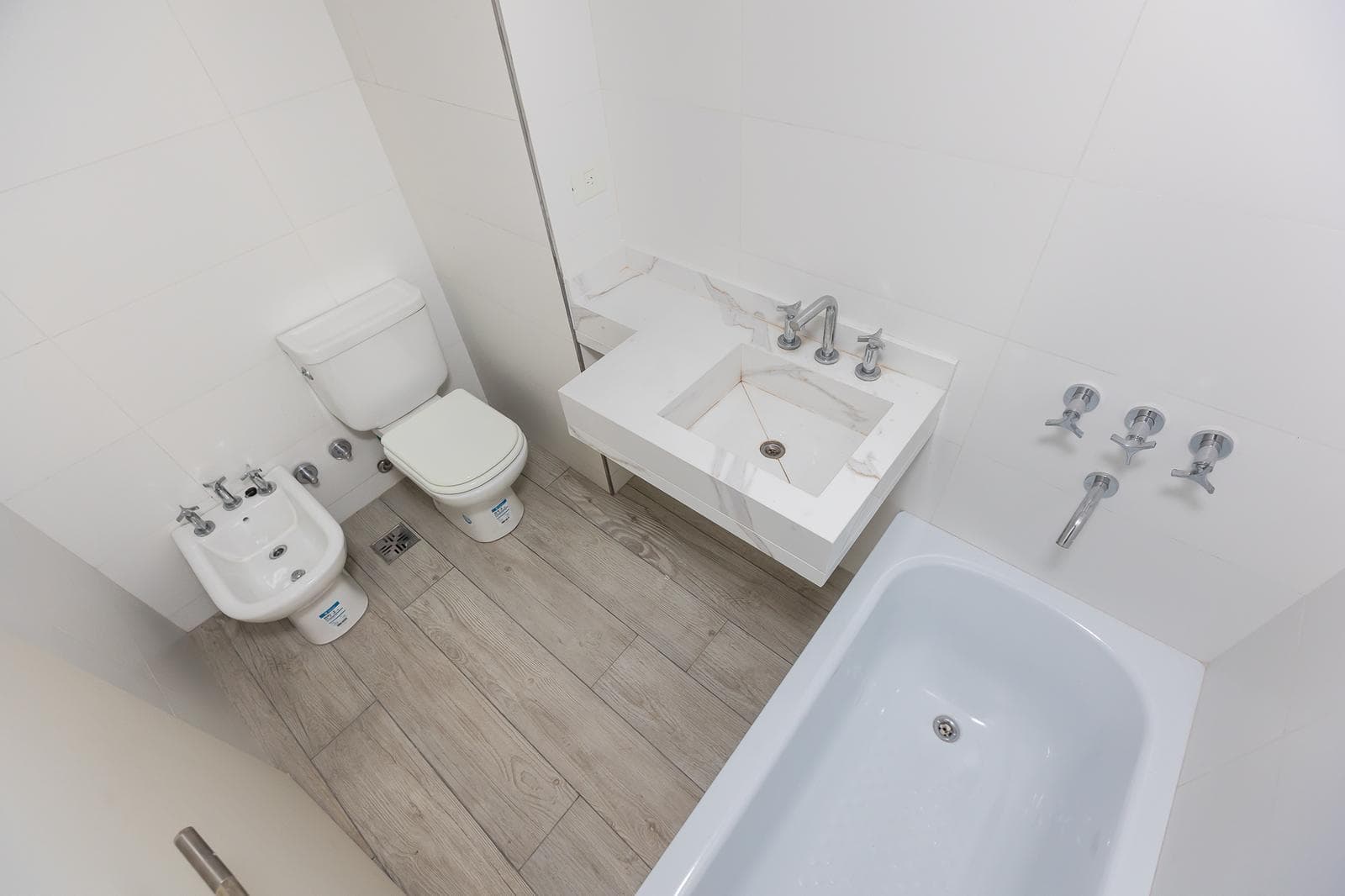 4-room apartment for sale in Villa Urquiza—terrace, barbecue, pool, brand-new, mortgage-eligible