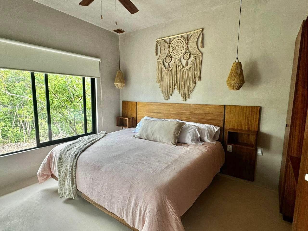 Penthouse Apartment 14 Minutes from the Beach
