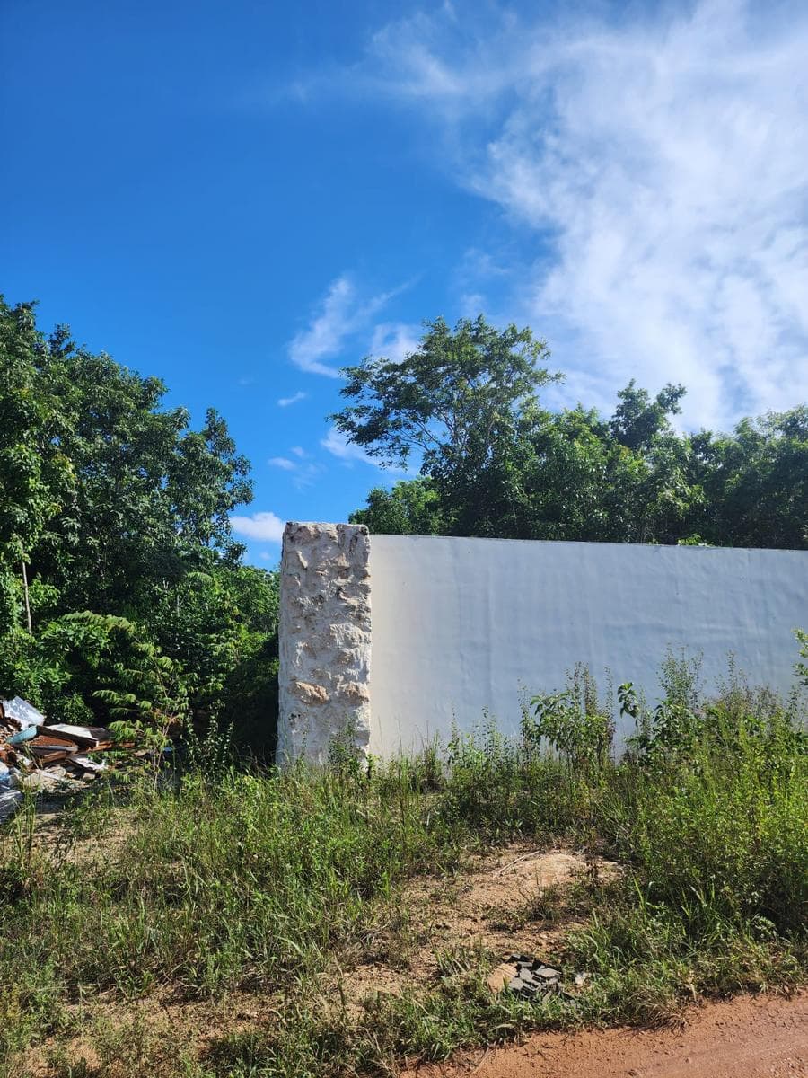 COMMERCIAL LOT FOR SALE IN CANCÚN ON AV. CHAC MOOL