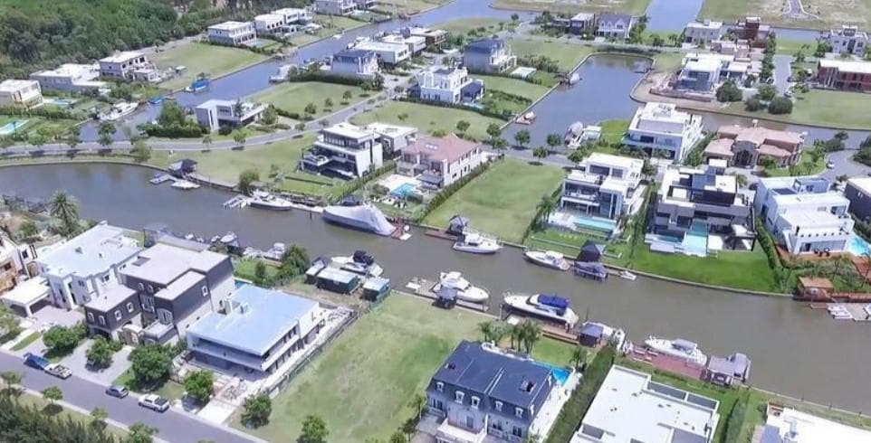 Lot by the River with a Boat Slip located in El Yacht, Nordelta, Tigre