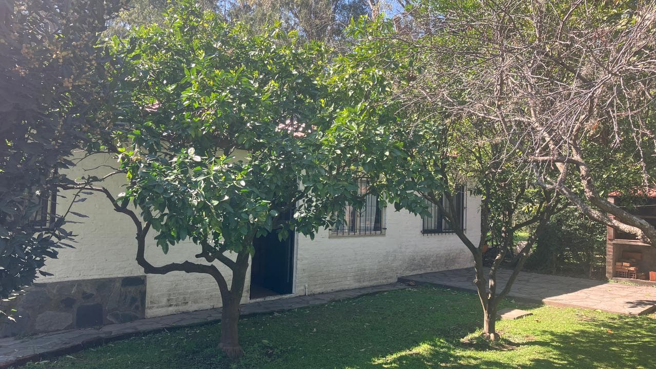 5-room house with a large garden for sale in El Cazador