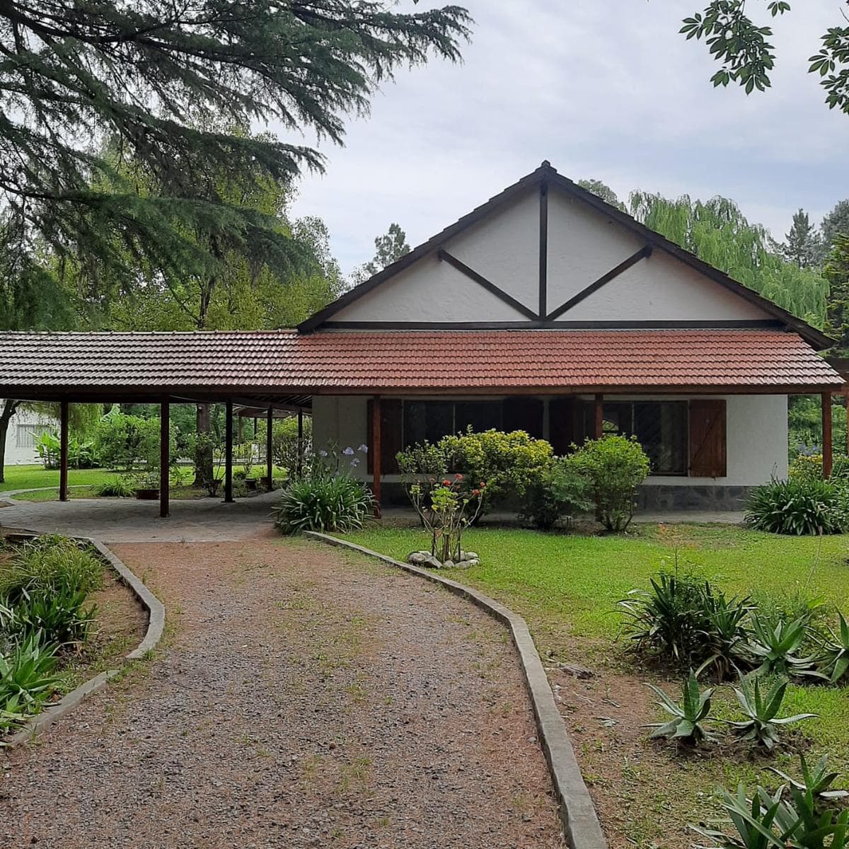 5-room house with a large garden for sale in El Cazador