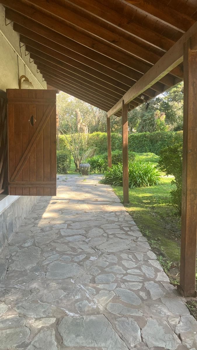 5-room house with a large garden for sale in El Cazador