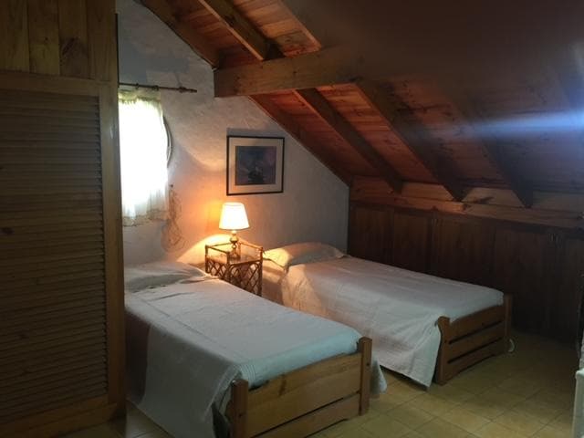 5-room house with a large garden for sale in El Cazador