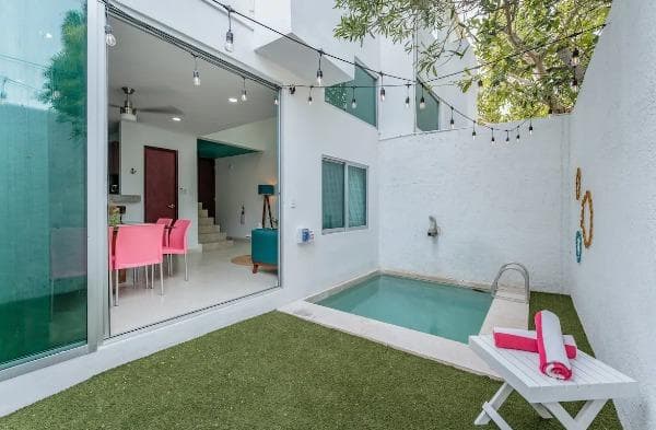 HOUSE FOR SALE IN CHICXULUB, PUERTO YUCATÁN, ONE BLOCK FROM THE OCEAN